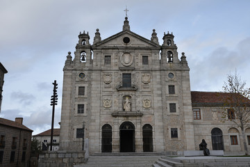Fototapeta na wymiar Eglise Santa Teresa à Avila, Espagne