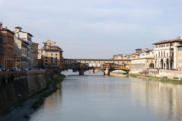 Fototapeta na wymiar amazing view to ponte vecchio in florence and river arno italy