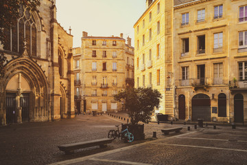 Fototapeta na wymiar Selevtive focus on building, street scene in Bordeaux , France vintage style