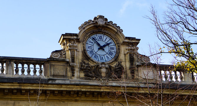 Horloge Gare des Invalides Paris