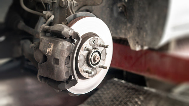 brake disc change during vehicle maintenance