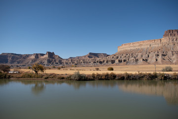 Fototapeta na wymiar Green River in Utah, Fall scene of river and canyons