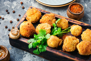 Mushrooms in breadcrumbs.