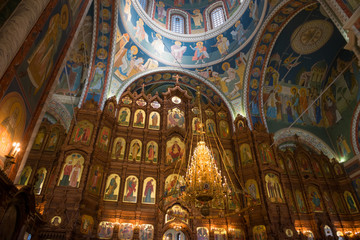 Fototapeta na wymiar NIZHNY NOVGOROD, RUSSIA - SEPTEMBER 28, 2019: Fragment of the interior of the Alexander Nevsky Cathedral