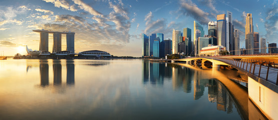 Singapore skyline panorama at sunrise - Marina bay with skyscrapers - obrazy, fototapety, plakaty