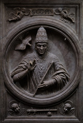 Obraz premium Foto scattata nella cripta all'interno della Cattedrale di San Gennaro a Napoli.