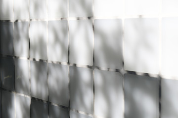 ガラスブロックの白い壁