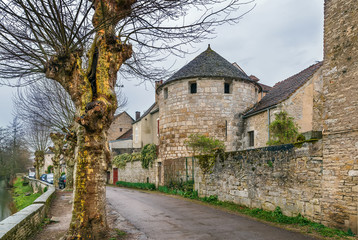 Fototapeta na wymiar Tower and wall in Noyers, Yonne, France