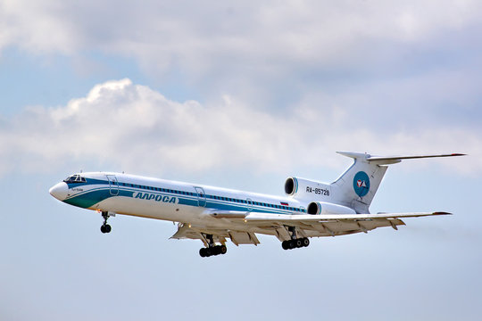 Alrosa Tupolev Tu-154M