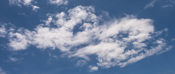 Fototapeta na wymiar White Cloud Blue Sky pictures background and texture