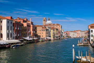 Fototapeta na wymiar ベネチア 大運河と街並み スカルツィ橋から