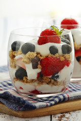 Yogurt with fresh berry and granola	