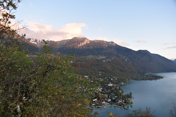 Fototapeta na wymiar lac d'Annecy