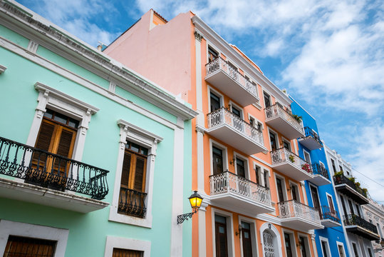Fototapeta Colorful streets of Old San Juan