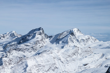Fototapeta na wymiar Mountains in winter - panorama from Klein Matterhorn