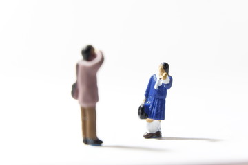 父に写真を撮ってもらう女子高生