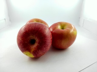 Fresh red apples