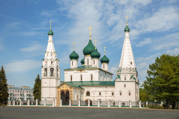 Fototapeta na wymiar Church of Elijah the Prophet in Yaroslavl