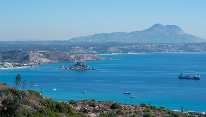 Fototapeta na wymiar Blick über Strand und Bucht von Kefalos, Kos Griechenland