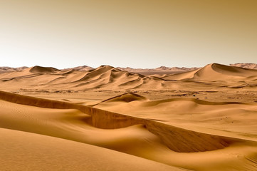 Fototapeta na wymiar Sand dunes in the Hatta desert Dubai 