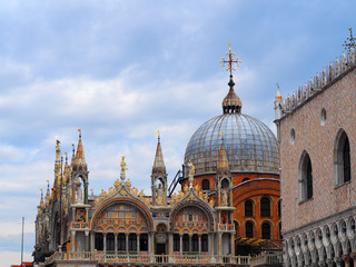 Obraz premium View of the exterior of the Saint Mark's Basilica (Basilica di San Marco) and Doge's Palace (Palazzo Ducale) in Venice, Italy