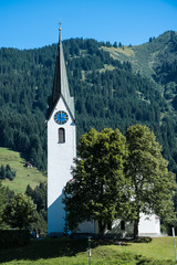 Kirche Sankt Joduk in Mittelberg im Kleinwalsertal