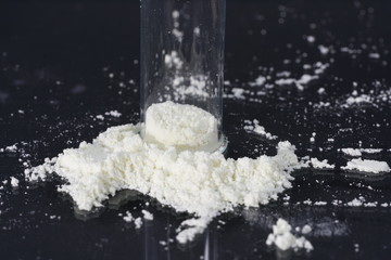 Flour that should look like a white drug 
