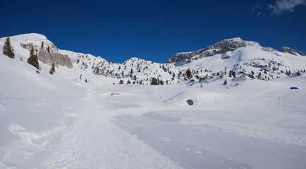 Fototapeta na wymiar prepared hiking path and ski piste, rofan skiing area, austria
