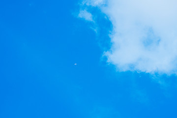 Fototapeta na wymiar 雲と飛行機