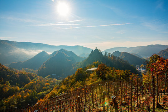 Altenahr Burg im Herbst