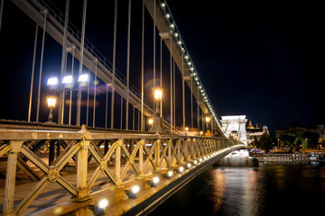Fototapeta na wymiar Chain Bridge in Budapest on the Danube. A photo at night