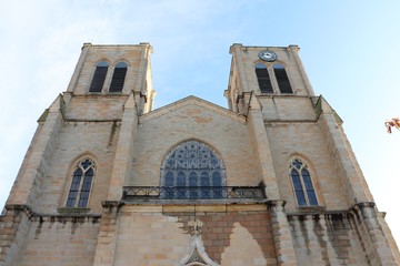 Fototapeta na wymiar Eglise Saint Jean Baptiste dans la commune de Rive de Gier - Département de la Loire - France - Inaugurée en 1849 - Vue extérieure