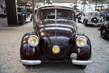 Front of an old vintage car