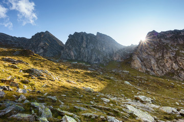 Fototapeta premium Sonnenaufgang über dem Kletterfelsen