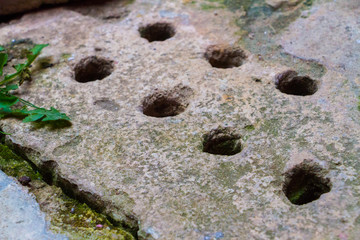 Concreto perforado para sistema fluvial