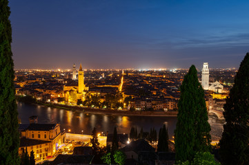 Fototapeta na wymiar The skyline of the italian town Verona at night