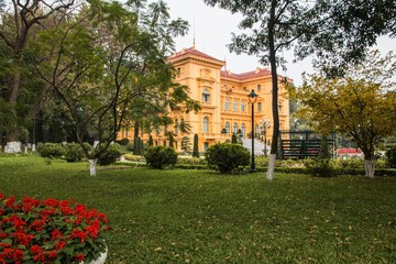 Obraz premium Ho Chi Minh Presidential Palace in Hanoi city, Vietnam
