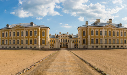 Fototapeta na wymiar Rundale Palace in Latvia
