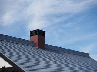 煙突がある屋根