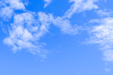 Fototapeta premium Beautiful blue sky with white gorgeous fluffy cloudy flowing with the wind