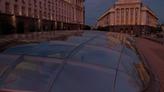 Reflejo de edificios. Sof&iacute;a,Bulgaria,Europa.