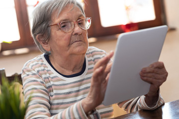 Elderly woman and new technologies