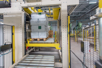 conveyor, peat substrate filling line