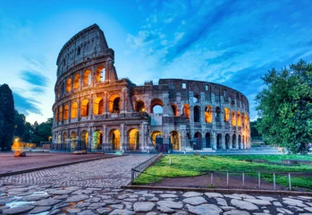 Deurstickers Colosseum Verlicht Colosseum in de schemering, Rome