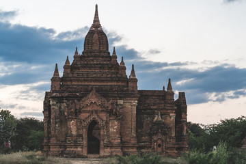 Fototapeta premium Temples of Bagan (Myanmar) at sunset