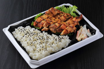 チキンステーキ弁当