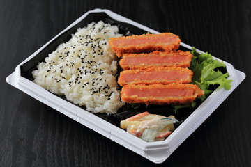 ハムカツ弁当