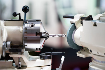 High precision carbide cutting tool grinding by CNC automatic grinding machine