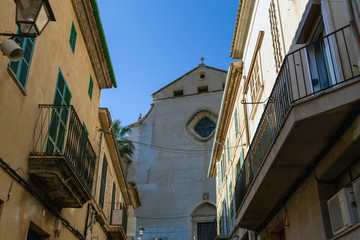 Fototapeta na wymiar Streets of the town Pollenca in Mallorca