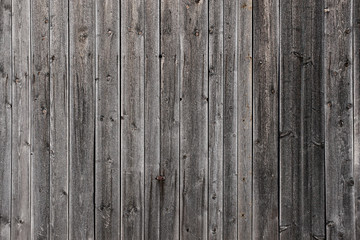 Dunkle graue Holzfassade